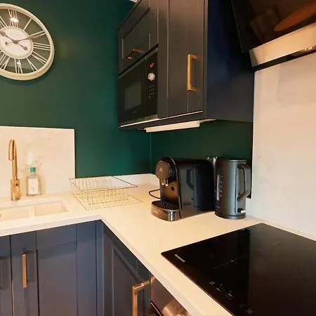 Chic 1br Flat With Parking-easy Access To Center Leeds (West Yorkshire)